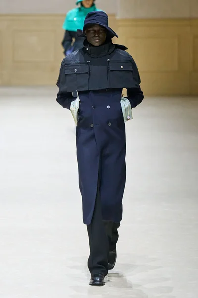 Look 9
